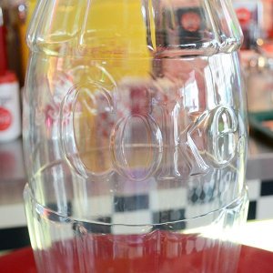 画像4: 貯金箱 コカコーラ Coca-Cola ビン形 ビッグボトルコインバンク