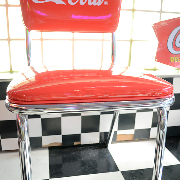 [Coca-Cola] V-Chair / [コカコーラ] ブイチェア ロゴ入り椅子