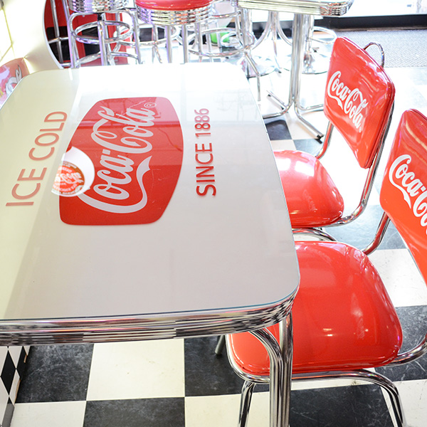 送料無料] ダイナーテーブル コカコーラ Coca-Cola 机 | アメリカ雑貨・家具・看板・コカコーラグッズ通販 レイジーストア