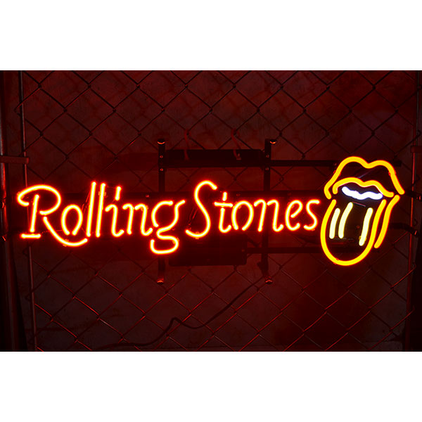 送料無料 ネオンサイン ローリングストーンズ Rolling Stones ロゴ リップスアンドタン 通販